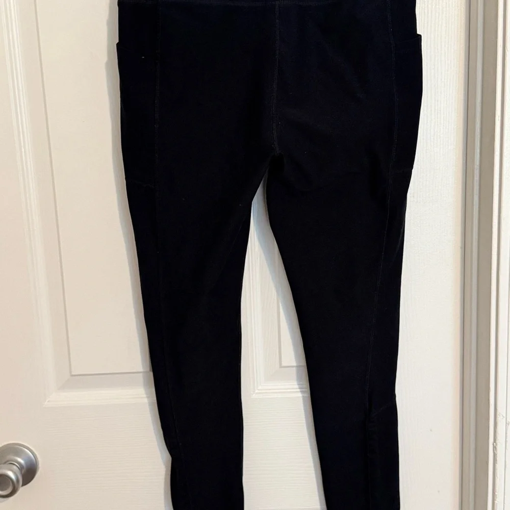 Black Leggings with Pockets - Picture 2 of 7